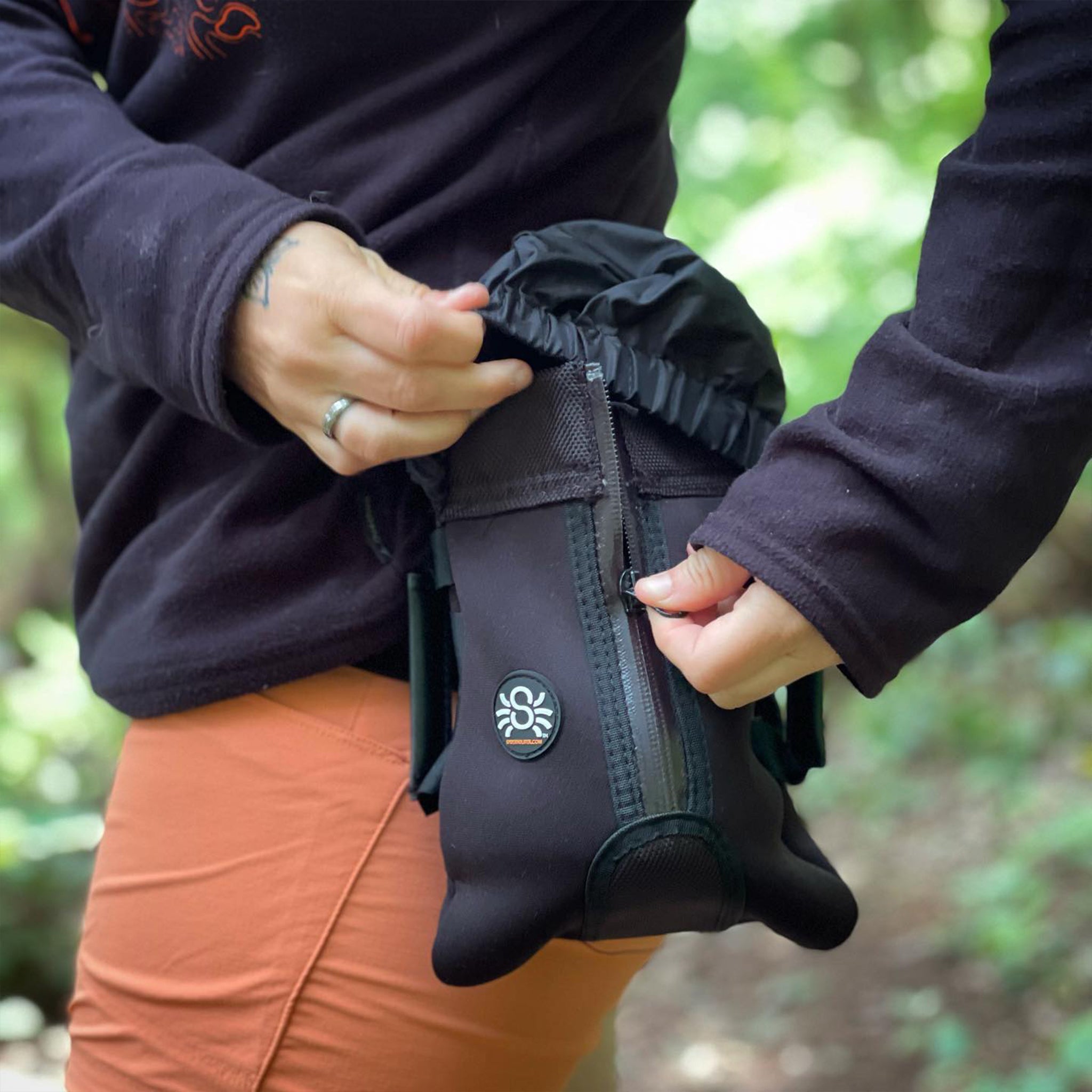Spider Lens Pouch