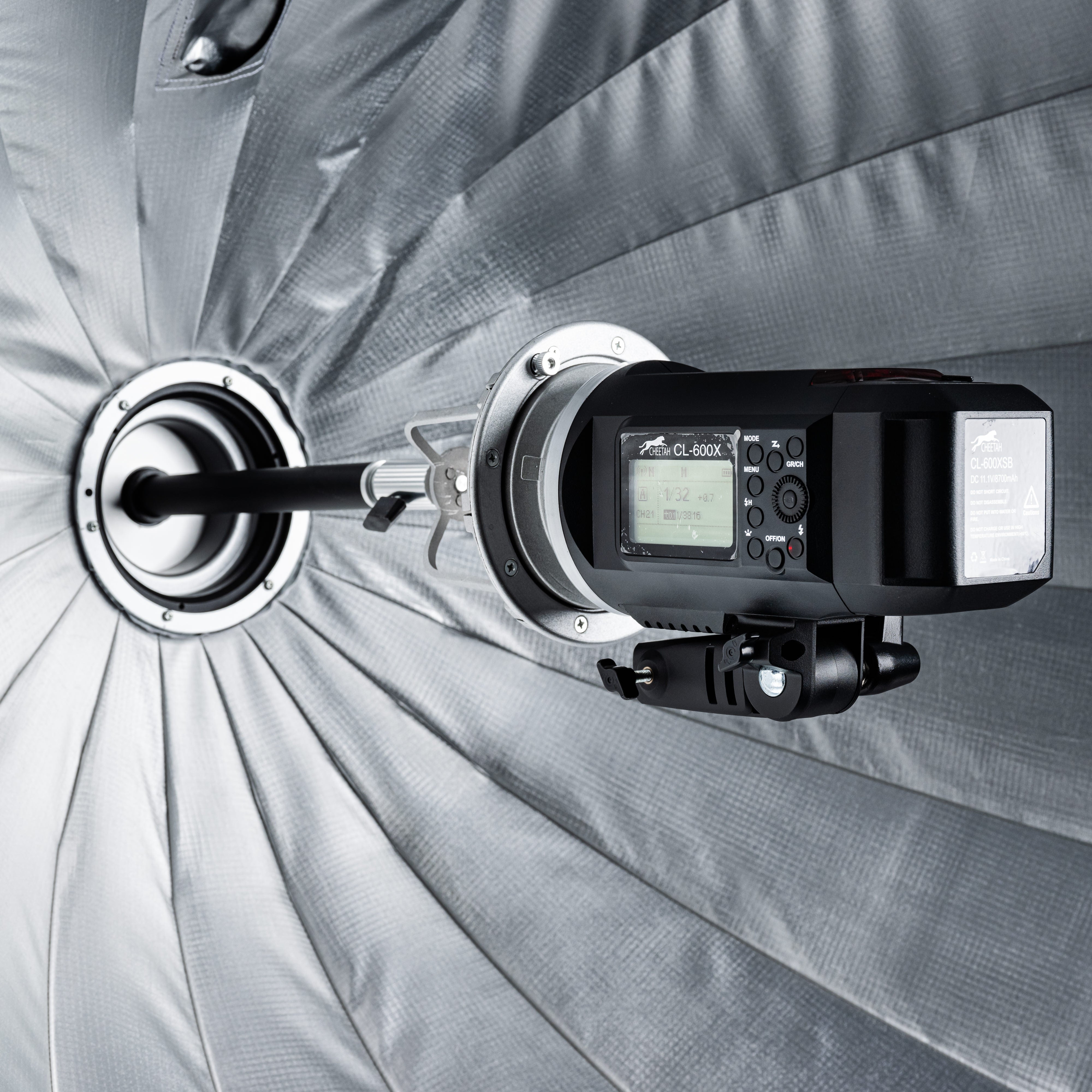 Cheetah Stand QPB-48 with Focusing System Softbox