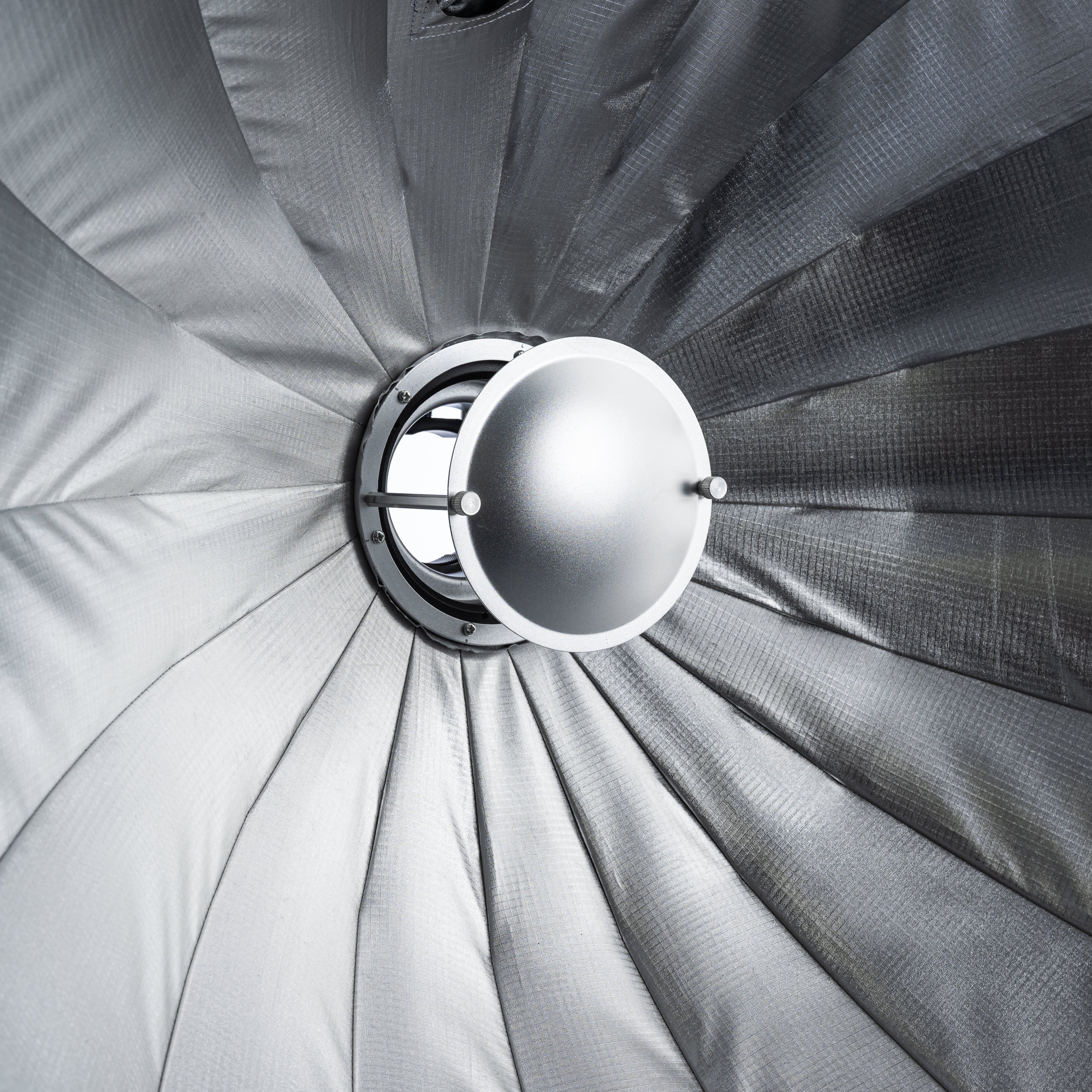 Cheetah Stand QPB-48 with Focusing System Softbox